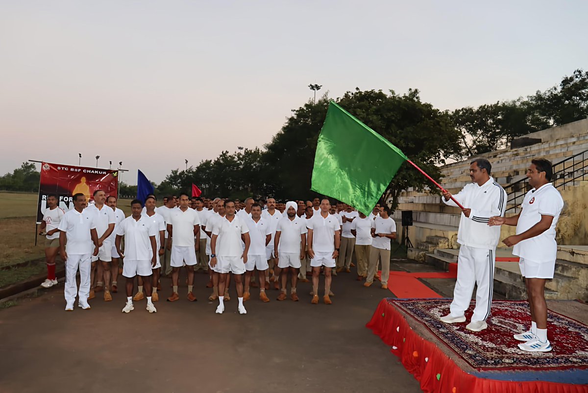 BSF_STCChakur's tweet image. STC BSF Chakur observed #NationalUnityDay 2025 with a Pledge of Unity &amp;amp; integrity administered by Sh MP Singh Comdt/CI and #RunforUnity to strengthen the spirit of togetherness, honoring Sardar V. Patel’s vision of a united India.
#UnityPledge 
@BSF_India