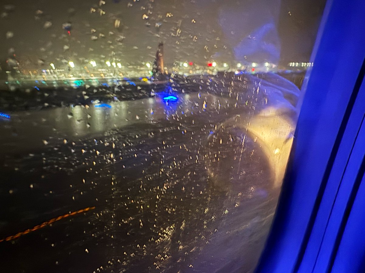 羽田ただいまー🛬