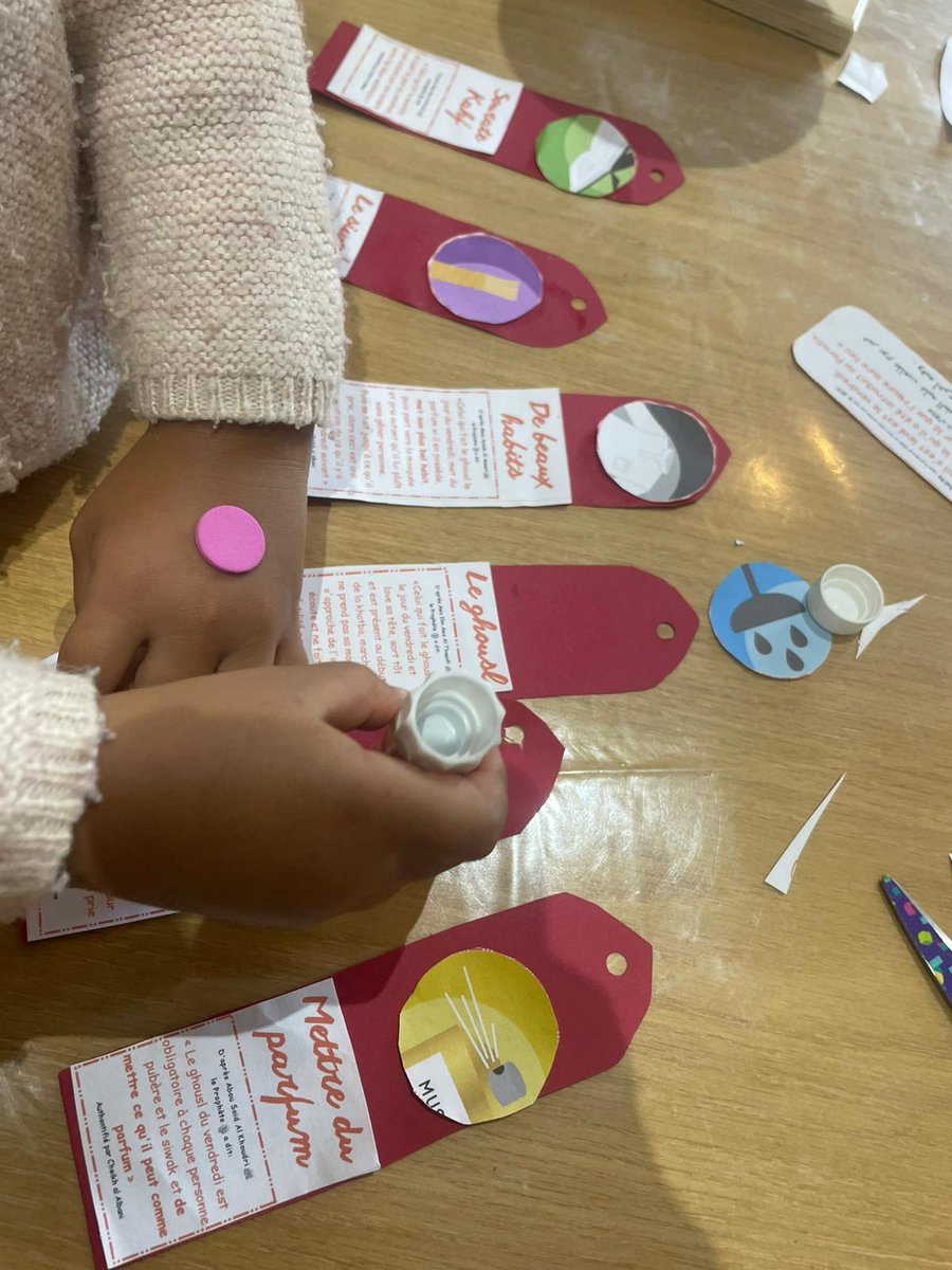 miyatoun's tweet photo. La petite activité du jour avec mes élèves
Un petit rappel au passage sur les sunnan du vendredi 🎀 https://t.co/1u7wcp3Fa3