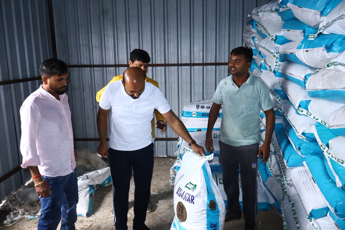 dckoderma's tweet image. आज मरकच्चो प्रखंड का दौरा कर मत्स्य पालन योजना के क्रियान्वयन की स्थिति की विस्तृत समीक्षा की तथा स्थल पर संबंधित पदाधिकारियों को आवश्यक दिशा-निर्देश दिया।
#DistrictAdministrationKoderma 
@JharkhandCMO @HemantSorenJMM @kccjharkhand @IprdKoderma