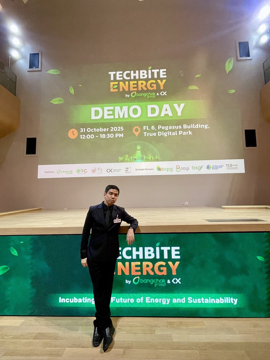 Thatchawanon_N's tweet image. Key in all Black #working #TECHBITEEnergybyBangchakGroupandKX #KnowledgeXchange #bangchak
