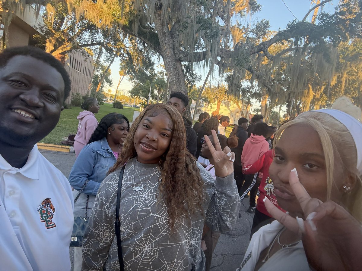 Principal Williams tweet media