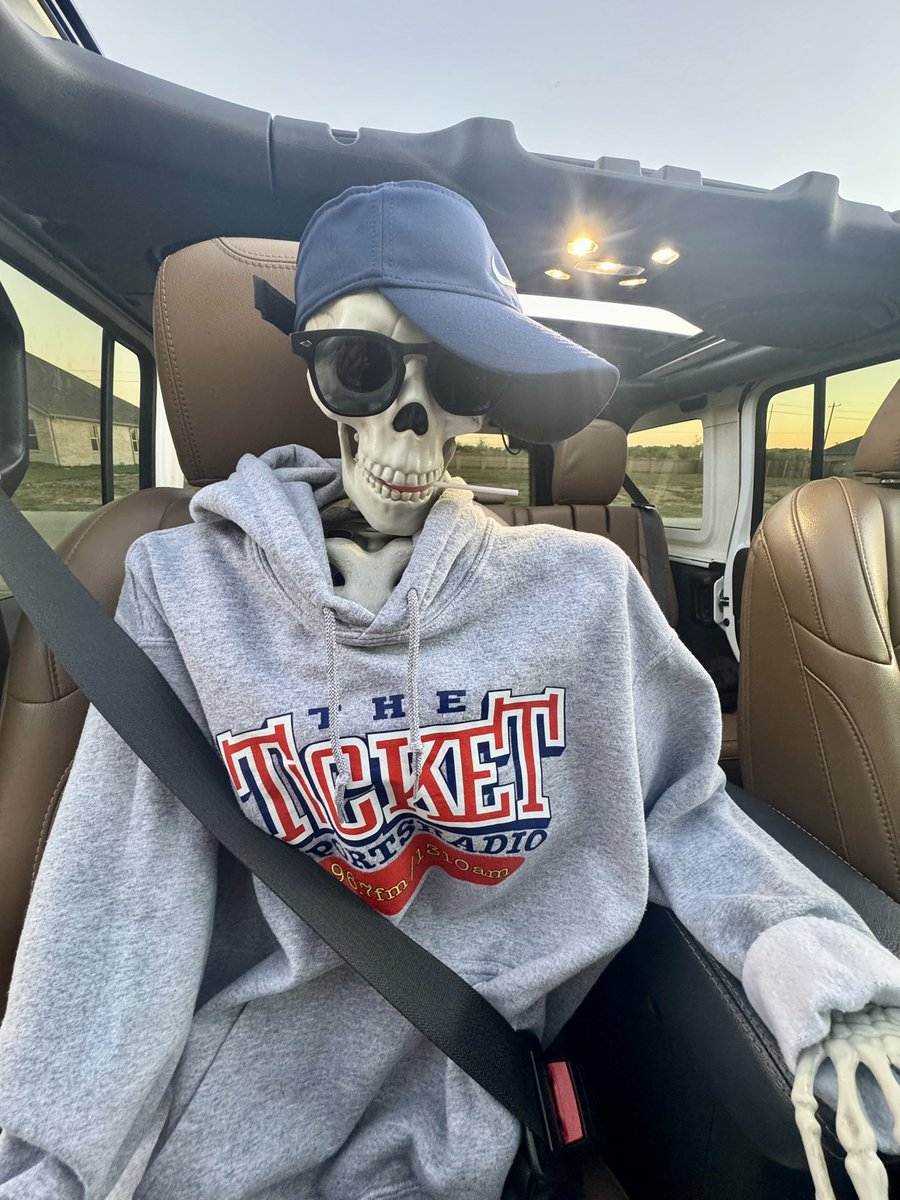 Picked up this die-hard P1 riding shotgun, listening to the Musers… already into the “vagina suckers.” 💀 Happy Halloween <a href="/GeorgeDunham/">George Dunham</a> <a href="/gordonkeith/">gordon keith</a> <a href="/junior_miller/">Craig Miller</a> <a href="/TheMusersPod/">The Musers</a>