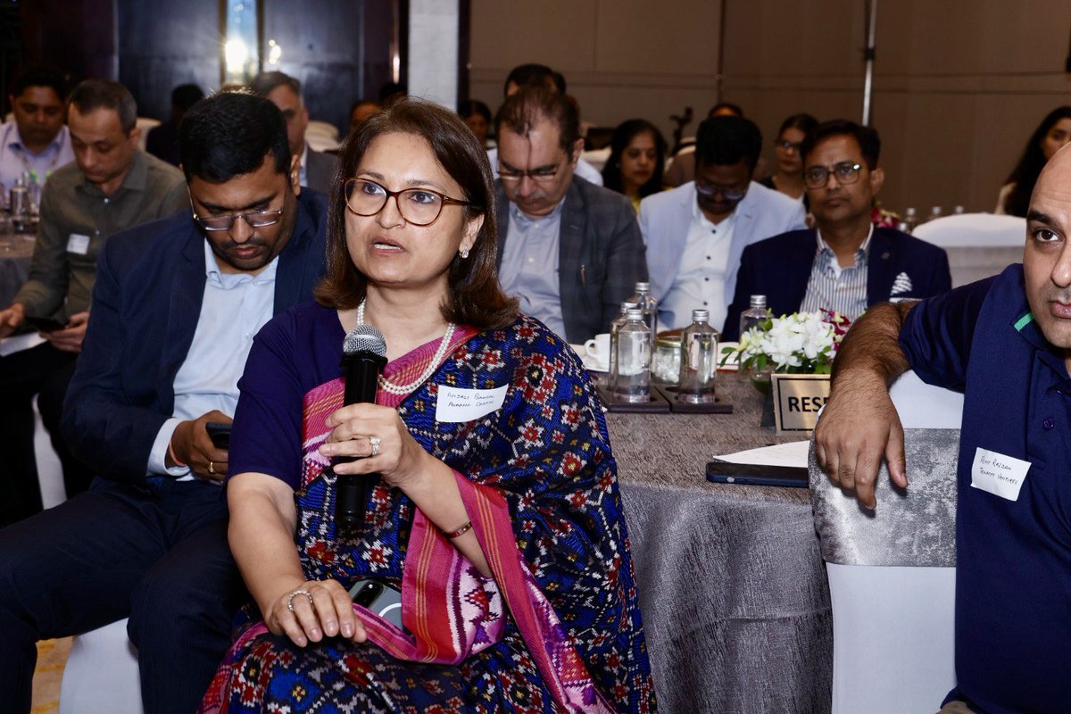 PiyushGoyal's tweet image. Delighted to interact with leading investors & venture capitalists of the Indian #Startup ecosystem in Bengaluru, hosted by @TVMohandasPai ji.
Engaging discussions were held on DeepTech needs, capital trends & priorities of Alternative Investment Funds. 
Emphasised the need to…