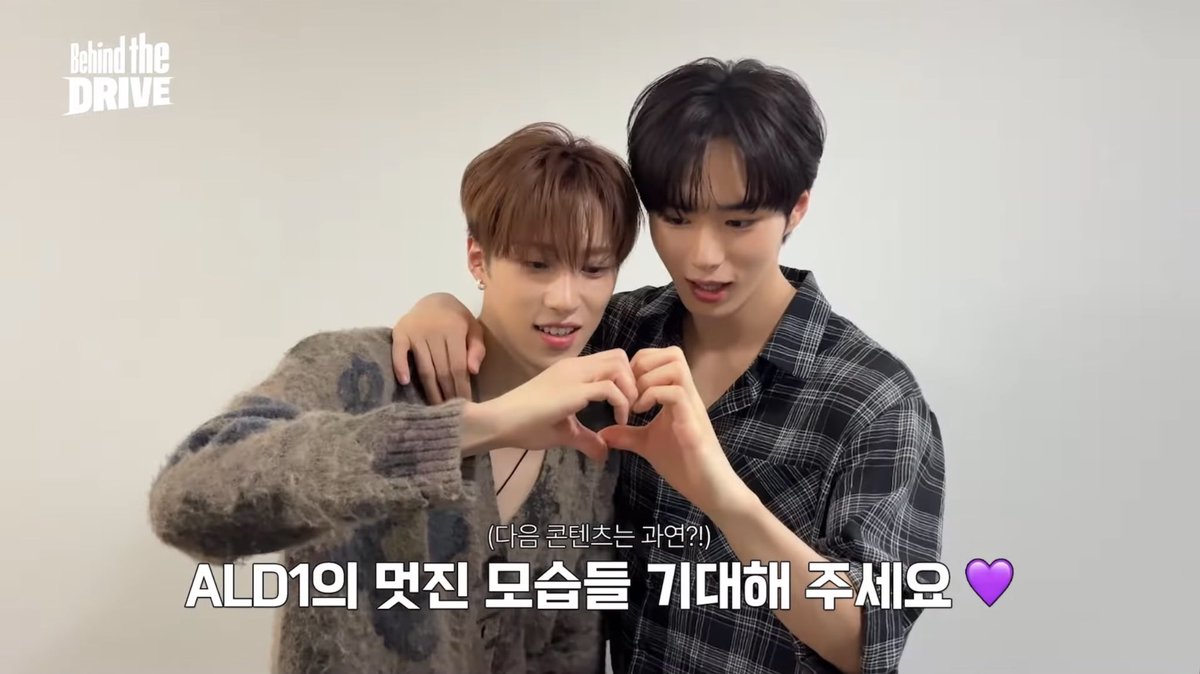 geonwooprotect's tweet image. THE SIZE DIFFERENCE IS INSANE HOLY F