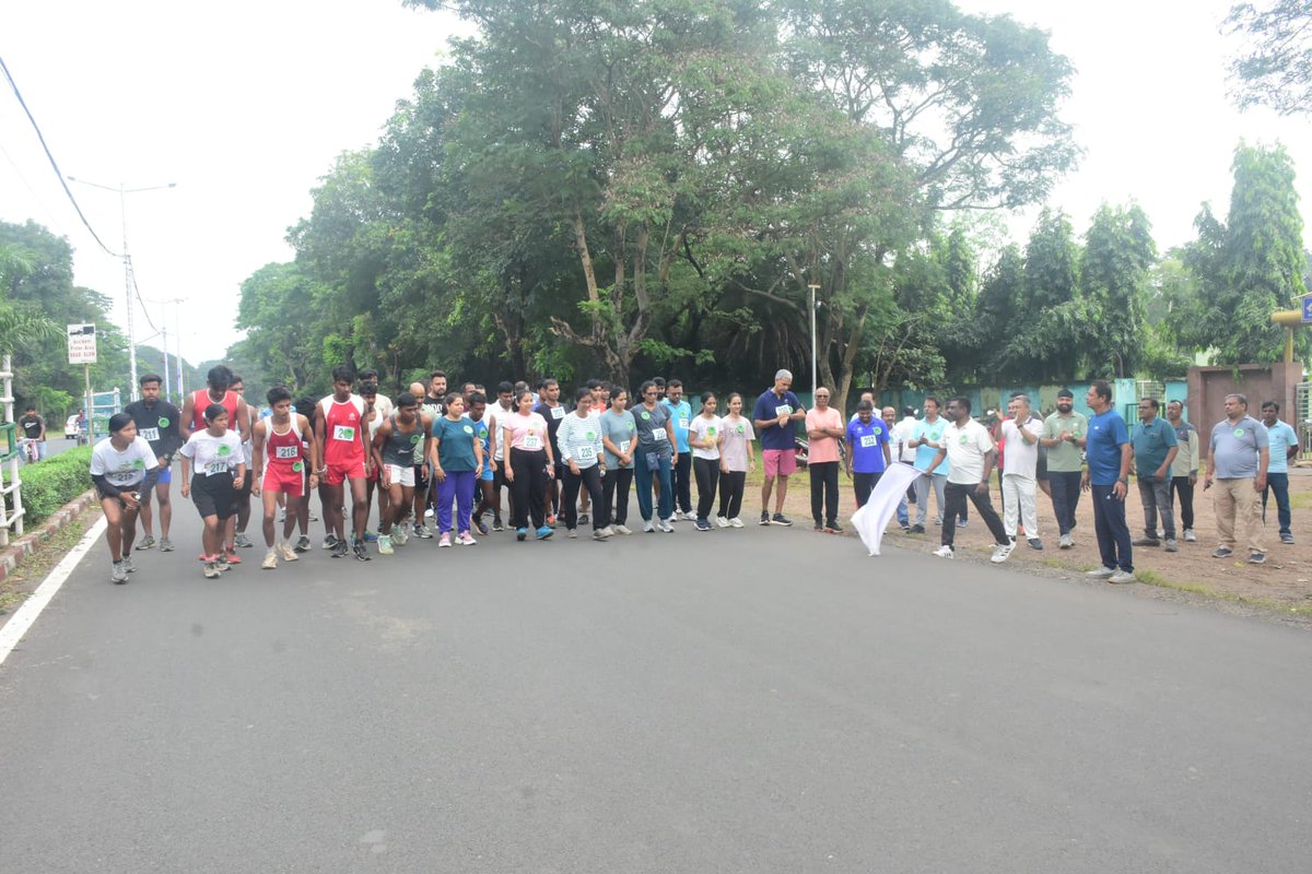 🇮🇳 एकता के लिए 5 कि.मी. दौड़ का आयोजन एलॉय स्टील्स प्लांट, दुर्गापुर द्वारा 31.10.2025 को सरदार वल्लभभाई पटेल की जयंती के उपलक्ष्य में फिट इंडिया फ्रीडम रन 6.0 श्रृंखला के अंतर्गत किया गया।

इस अवसर पर कार्यकारी निदेशक, एएसपी ने राष्ट्रीय एकता दिवस की शपथ दिलाई तथा दौड़ को हरी