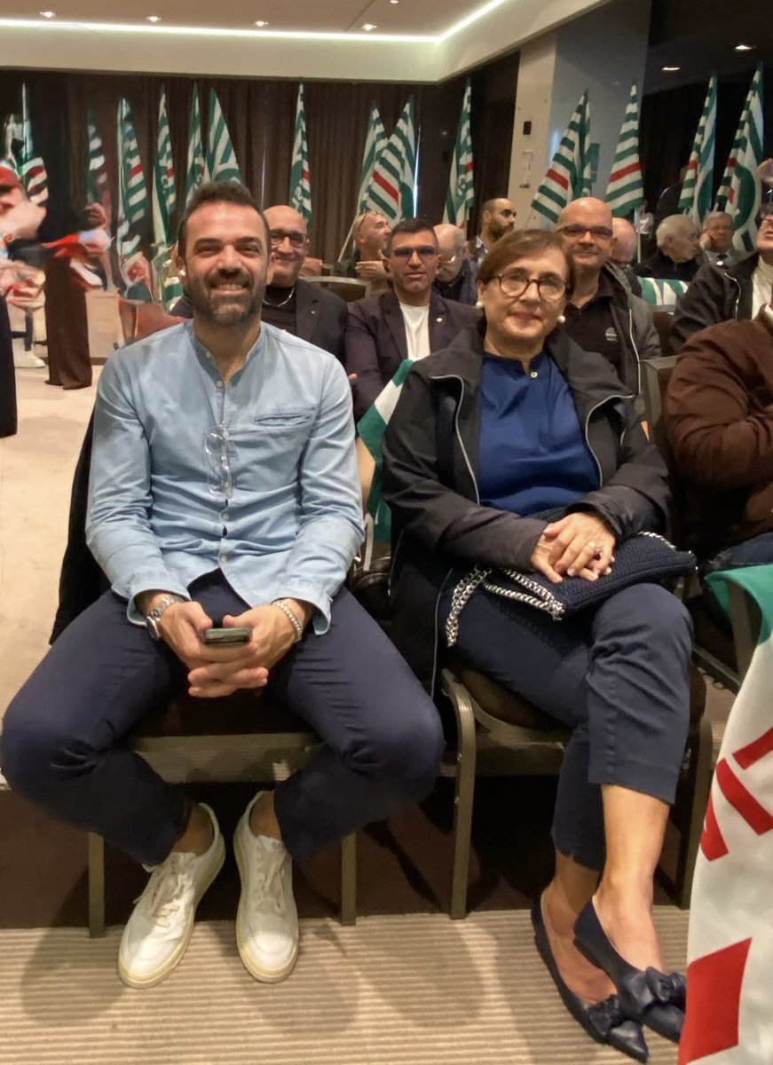 filcabari's tweet image. 🟢 Oggi a Bari il Consiglio Generale #CISLPuglia con la Segretaria Generale #DanielaFumarola.
👏 Applaudito l’intervento di Antonio Delle Noci, Segretario Generale #FilcaCISL Puglia:
“Le infrastrutture regionali vanno potenziate. Oltre alla manutenzione di strade, ponti, viadotti…
