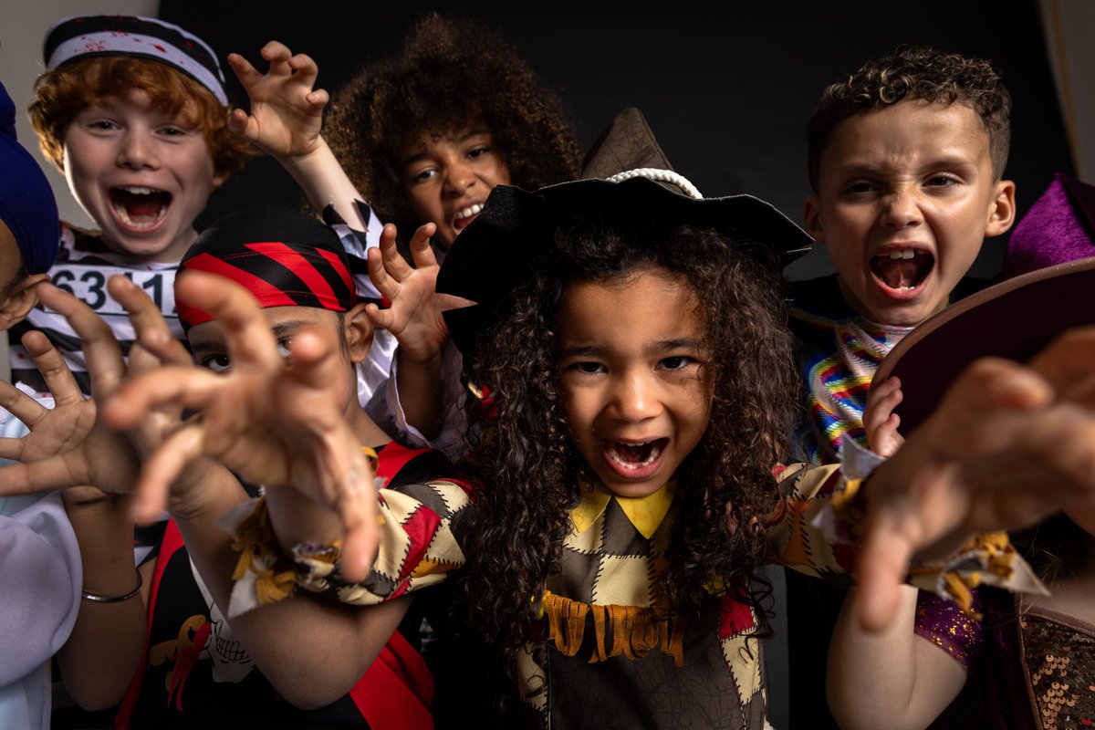 Happy Halloween from the Arlington County Board Office! As families and neighbors head out for trick-or-treating or local events, stay safe and have fun!

Find community events and safety tips at: arlingtonva.us/Government/Top…