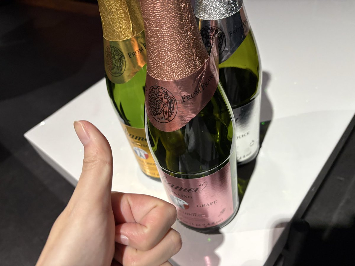 おわです！チェキ、ツーショ、デュック、モーヴ3色ありがとうございました！！ハロウィン毎年はっちゃけ楽しい次明日居ます！