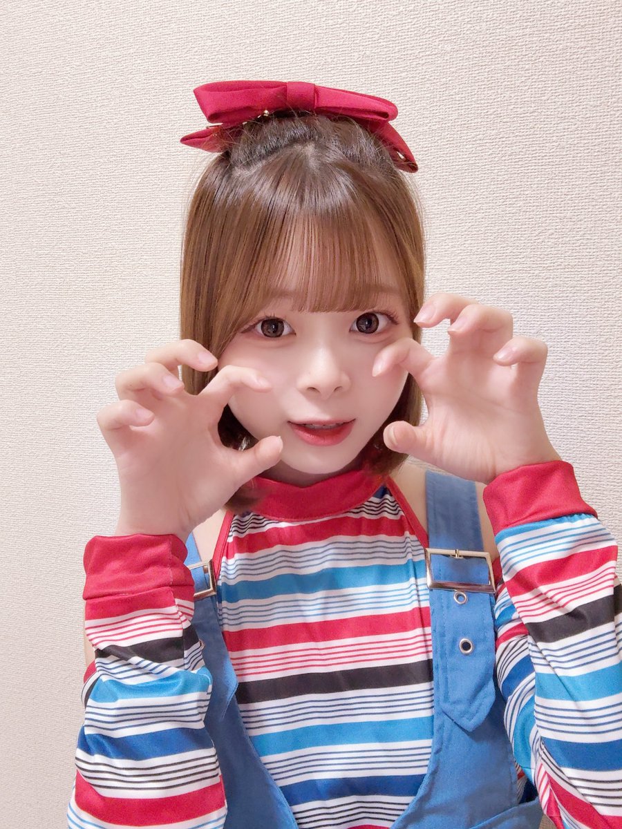 lilygakukensyuu's tweet image. こんばんは🌛

𝑯𝒂𝒑𝒑𝒚 𝑯𝒂𝒍𝒍𝒐𝒘𝒆𝒆𝒏🎃
お家ハロウィンはチャッキー
仮装したよ！！
どうー？似合ってる？？^^
11/2のハロウィン撮影会は
また別の仮装だよ🫶🏻

今日もお疲れ様でした！
おやすみん
❤︎みすずん❤︎