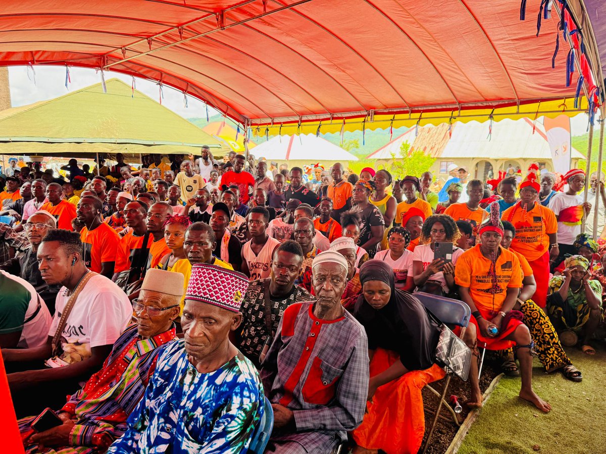 Orange_sierra's tweet photo. Exciting News from Tonkolili District!

Orange Sierra Leone has officially launched a brand new network site in Mathonkara, marking another bold step in our mission to connect and empower every community across Sierra Leone.

The site was officially commissioned by the Minister of Communication, Technology and Innovation, Salima Monormah Bah, and Orange Sierra Leone CEO, Sekou Amadou Bah, in the presence of Members of Parliament, traditional leaders, and local stakeholders.

This is not just about expanding coverage it is  about transforming lives through connectivity, digital inclusion, access to education, and new economic opportunities.

With this launch, thousands of residents from Magburaka to Bumbuna will now enjoy stronger network coverage, faster internet, reliable connectivity, entrepreneurship opportunities, and everyday connection.

We continue to invest in Sierra Leone’s digital future, building the infrastructure that drives innovation, inclusion, and national development.

Together, we are building a truly connected Sierra Leone, as we remain the only operator with 4G everywhere.

@BrelotteBa @BahSekouamadou @SalimaMBah @dsengeh 

#orangesl #orangeishere #OrangeMoney #MoCTI