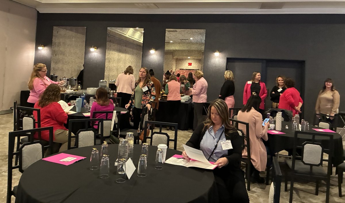 usfederalcu's tweet photo. What an inspiring day! Thank you to the Global Women's Leadership Network and the Indiana Sister Society for hosting an empowering day. We're excited to continue our involvement with an incredible organization that's making a difference here in Indiana and around the world. https://t.co/6WzoeamAwI