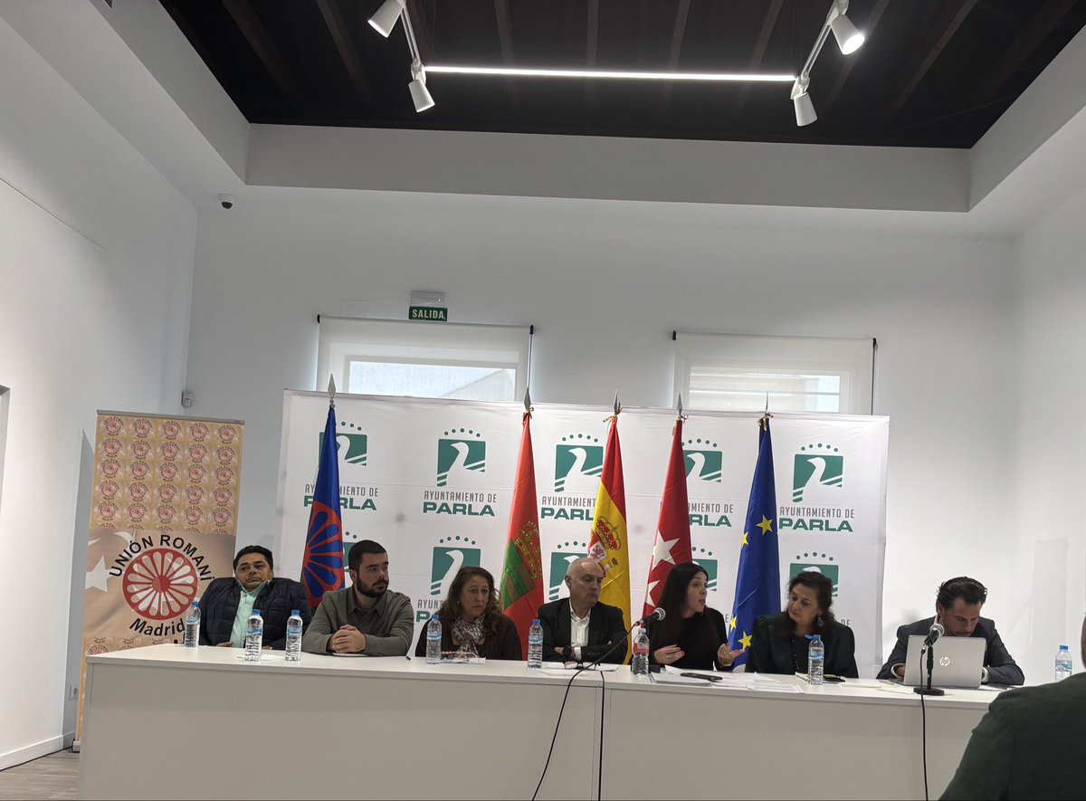 SlvMonterrubio's tweet photo. Hoy hemos participado en la jornada “Una historia no contada” el pueblo gitano en la guerra civil y el franquismo. Un pueblo que merece memora, reconocimiento y reparación! Gracias por la invitación ha sido un auténtico lujo poder acompañaros! 

#MemoriaEsDemocracia https://t.co/qVTsVdP6GQ