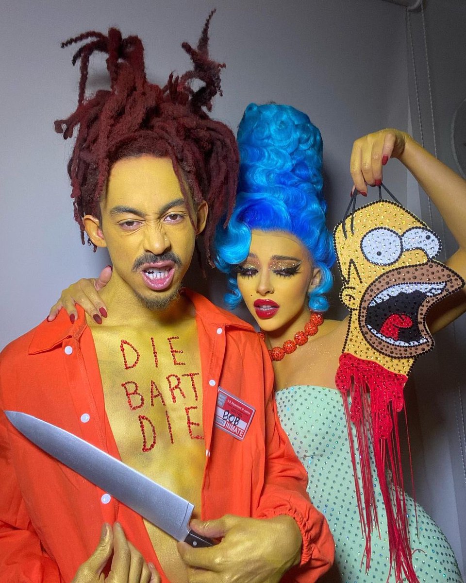 just Jade and her Halloween costume and props (bag and Jordan) against the world