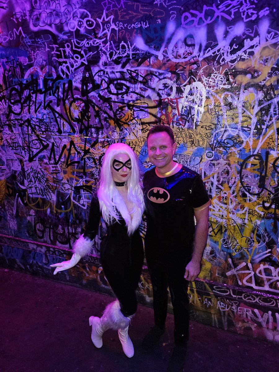 It's ok to mix and match universes 😆  Latex Batman and Latex Black Cat!  #shinyinseattle #seattlelatexcircle