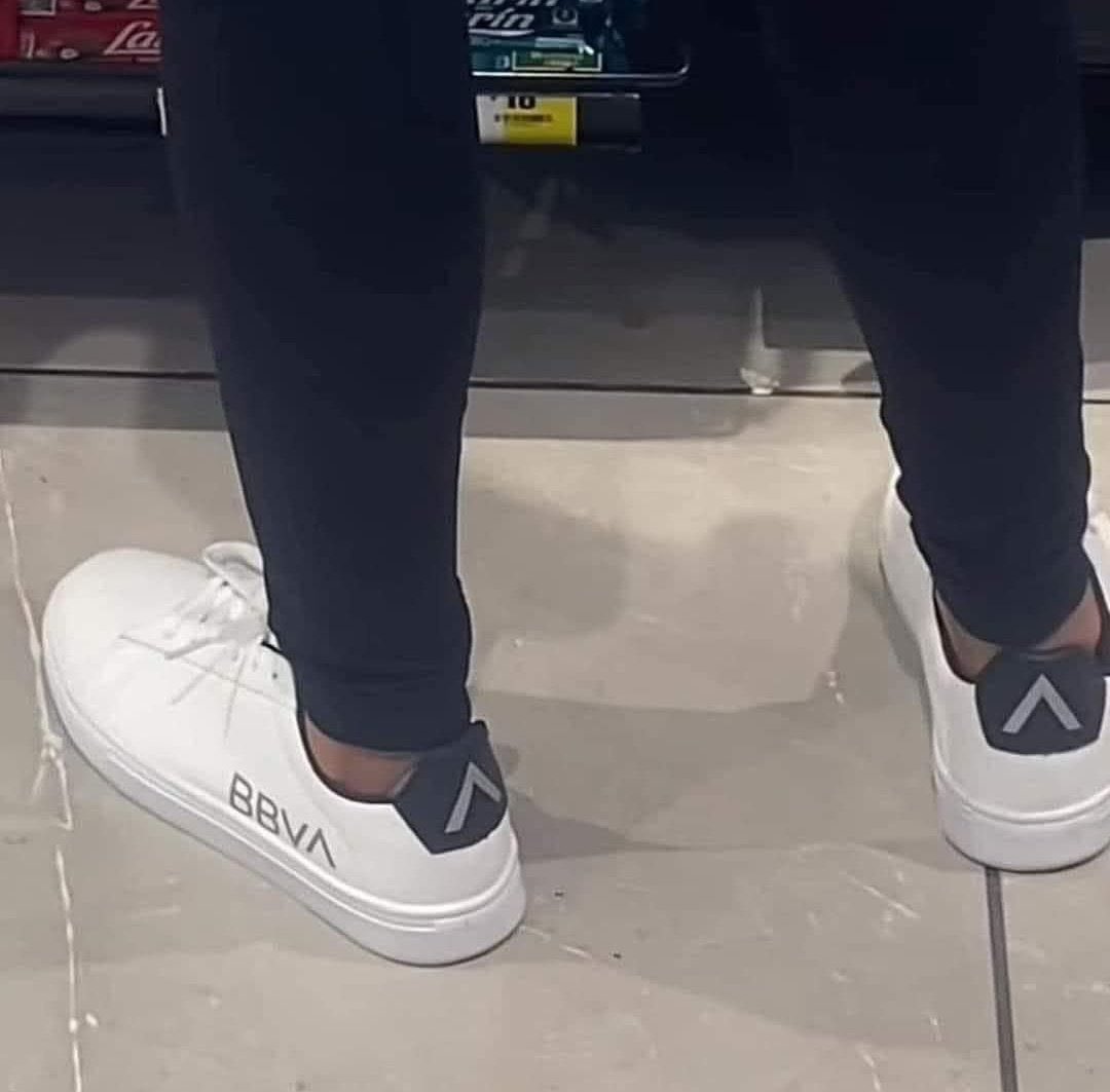 Con razón me caigo a cada rato 🫠