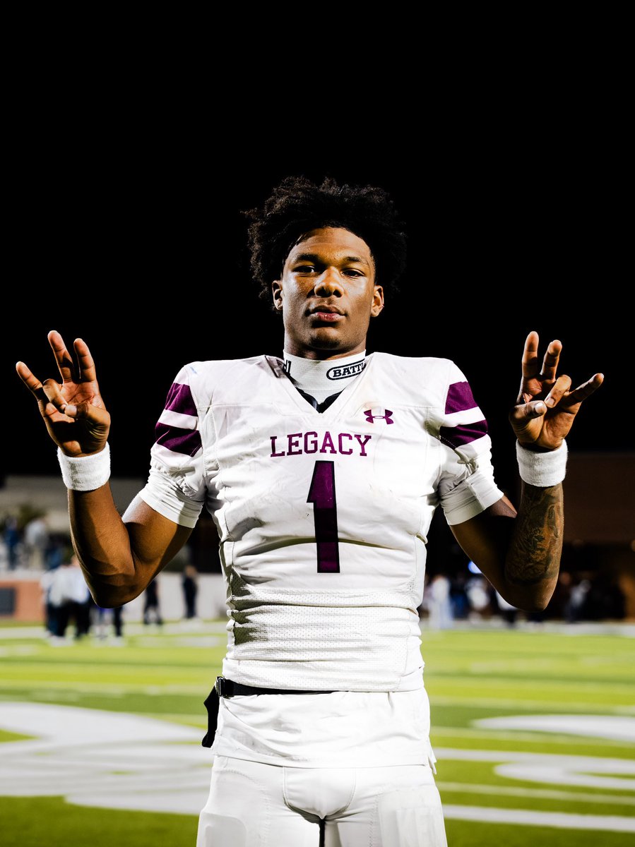 #AGTG 23-29 309 4tds, 8 rushes 83yds 2tds 
🙏🏾🦦
#GoCoogs <a href="/7MichaelBishop/">Michael Bishop🏈 NJCAA, NCAA CHOF</a>