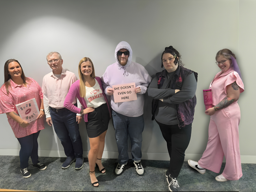 PaschallLogist's tweet photo. 🎈 Today is "Our Future Is No Trick, It's A Treat" of our ESOP Spirit Week! We invited our crew to dress to impress. These are just some of the many great costumes our team is sporting. Great job, employee owners!! 👏 👏 👏 

#EmployeeOwnedSafetyDriven #ESOPmonth https://t.co/WBPfIN0tK1