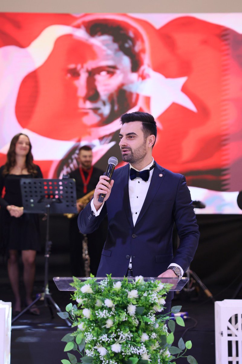 Alper_Alpay's tweet photo. 29 Ekim Cumhuriyet Bayramımızı Sakarya’daki hekim ve diş hekimlerimizle birlikte geniş katılımlı bir program ile kutladık. https://t.co/NuXg30GrW1
