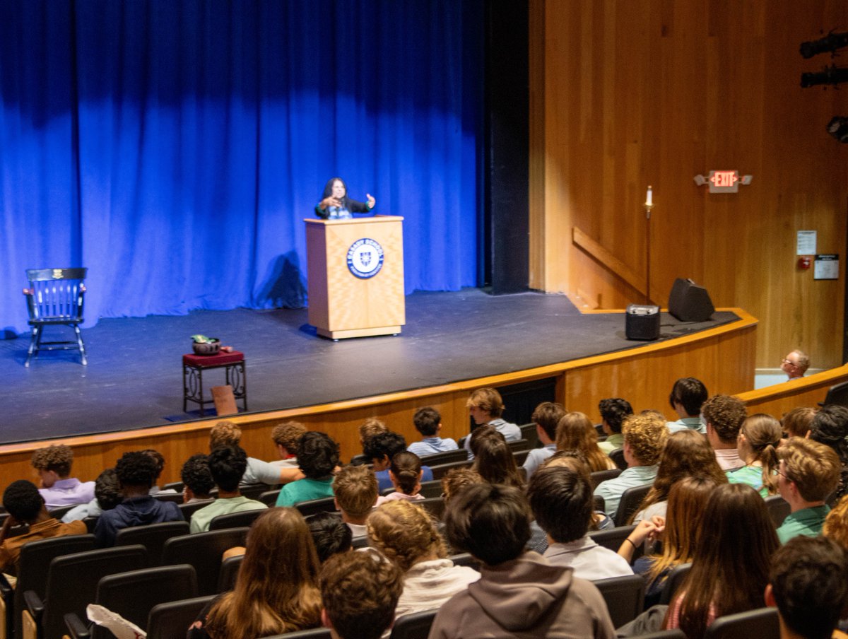 cdivakaruni's tweet photo. Had a wonderful visit to @casadyschoolokc, where the students read my novel #OneAmazingThing. A detailed post is at https://t.co/6zp9qX815c. To set up #authorvisits for schools &amp; colleges, please contact https://t.co/WWGcrRd4lE https://t.co/EjrUaTVVus