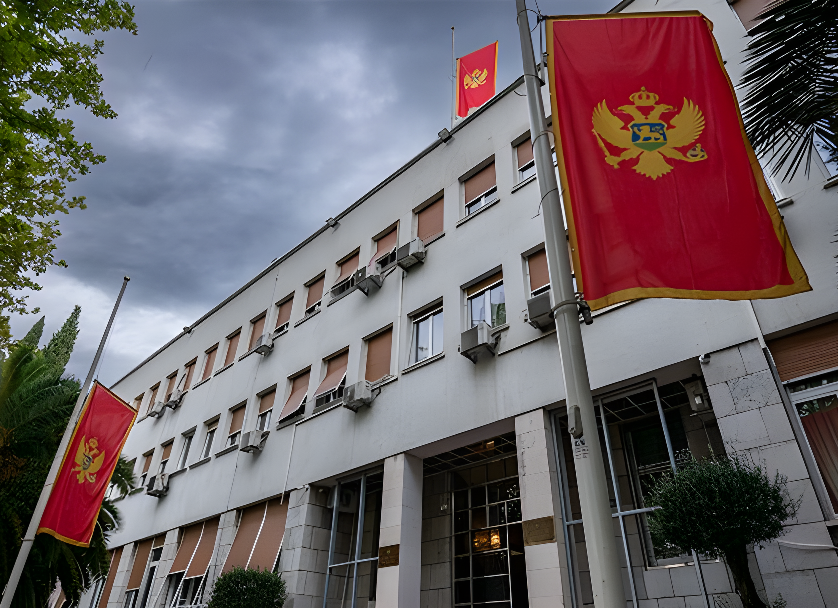 solcugazete60's tweet photo. Karadağ'da bıçaklama iddiasıyla tutuklanan 2 Türk vatandaşı, suçsuz oldukları anlaşılarak serbest bırakıldı. https://t.co/57zOzqhJpc