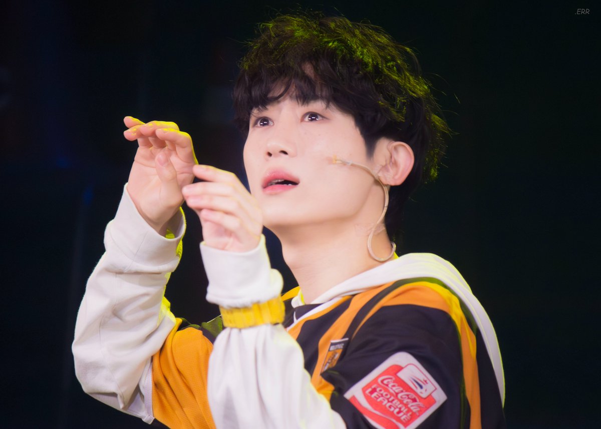 𝙀𝙍𝙍 tweet media