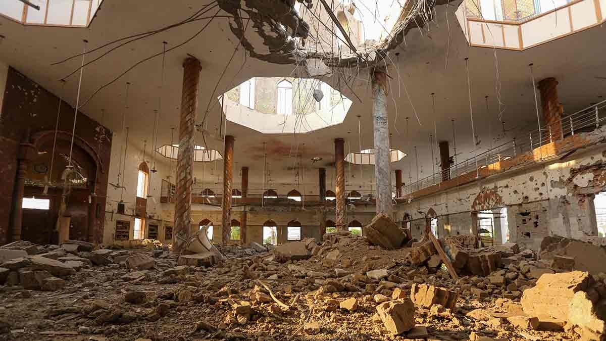 BJP4Telangana's tweet image. రేవంత్.. నువ్వు బొమ్మ తుపాకీ పట్టుకున్నందుకు పాకిస్తాన్ పారిపోలేదు

ప్రధాని మోదీ గారి నాయకత్వంలో, భారత రక్షణ దళాలు కొట్టిన ఒక్కో దెబ్బ తట్టుకోలేక, పాకిస్థానోళ్లు ఫోన్‌ చేసి మరీ ఆపమని వేడుకున్నారు.

అదీ మోదీ అంటే, అదీ భారత రక్షణ దళాల శక్తి

పిల్ల బచ్చా మాటలు మాట్లాడకు

గిసొంటి…