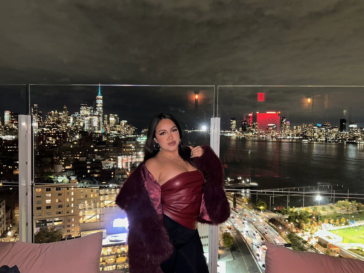 fullygia's tweet image. 🍇🌃