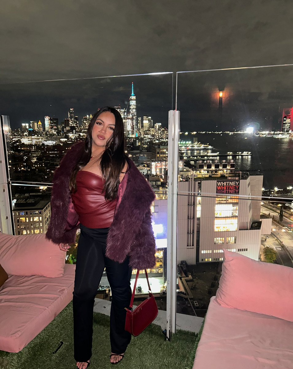 fullygia's tweet image. 🍇🌃