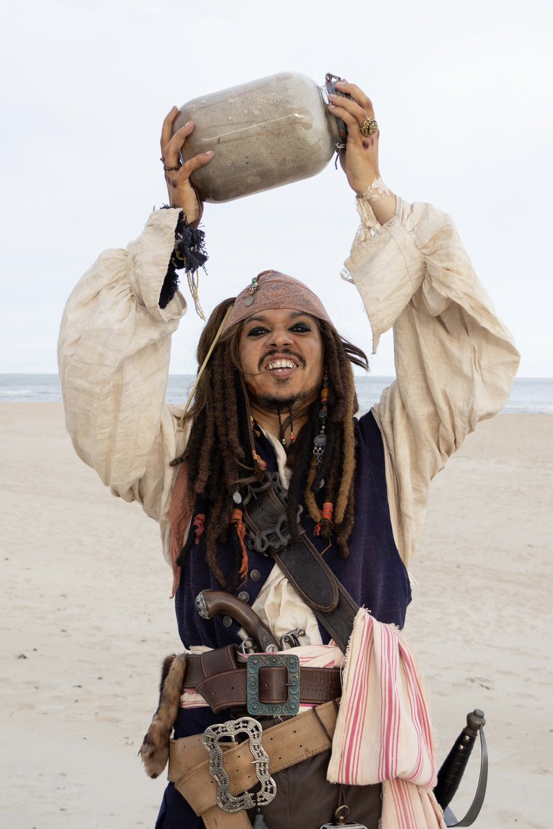 outgoingintro's tweet image. “The immortal Captain Sparrow… oo I like that!”

#POTC #PirateLife