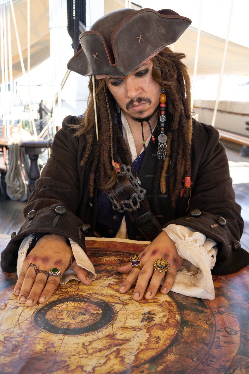 outgoingintro's tweet image. “The immortal Captain Sparrow… oo I like that!”

#POTC #PirateLife