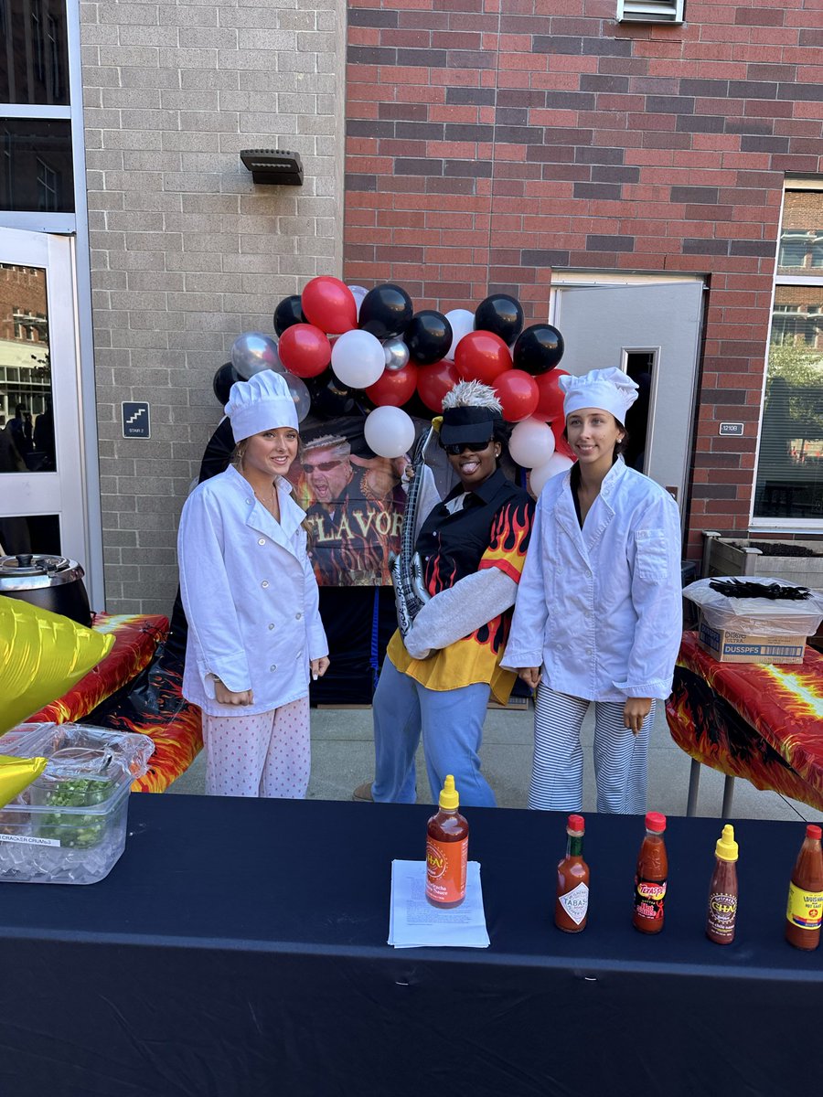 apexculinary's tweet image. CTE Rocks 🤘event! We even had “Guy Fieri“ show up to the culinary flavor town booth! Buffalo mac &amp;amp; cheese with a hot sauce station was a hit! 🧀🎸⚡️🌶️