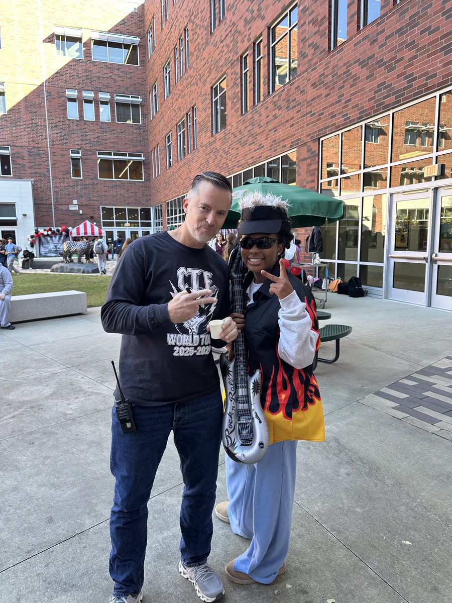 apexculinary's tweet image. CTE Rocks 🤘event! We even had “Guy Fieri“ show up to the culinary flavor town booth! Buffalo mac &amp;amp; cheese with a hot sauce station was a hit! 🧀🎸⚡️🌶️