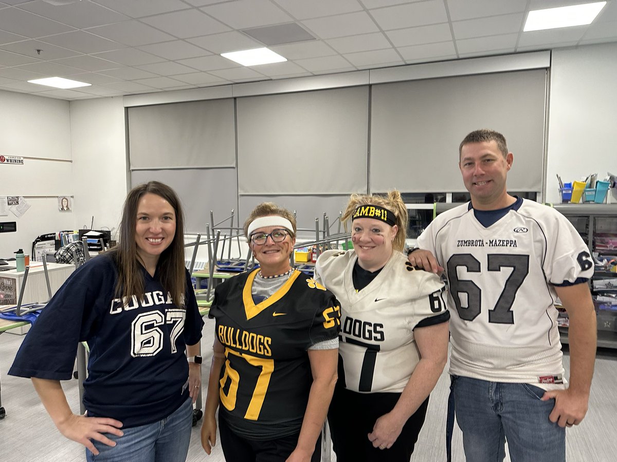 These characters are ready for the parade at 1:45 today #overlandrps