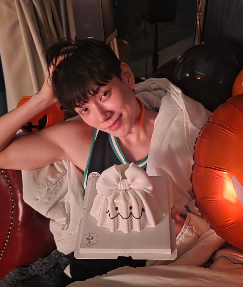 Kittymiw4's tweet image. ฟิลเตอร์ที่น้องโร้ดมองพี่อู๋ ก็เป็นแค่บ้อกแบ้กตัวนึงจริงๆ 🫳🏻🐶 เข้าใจทุกอย่างค่ะ ก็ม๋าเด้กของพิคนสวยคนเดียวเลยหนิ
#ต้าห์อู๋ #oueiija #DAOU @oueiija 
                   ลงเอง                                 ออฟโรดลง