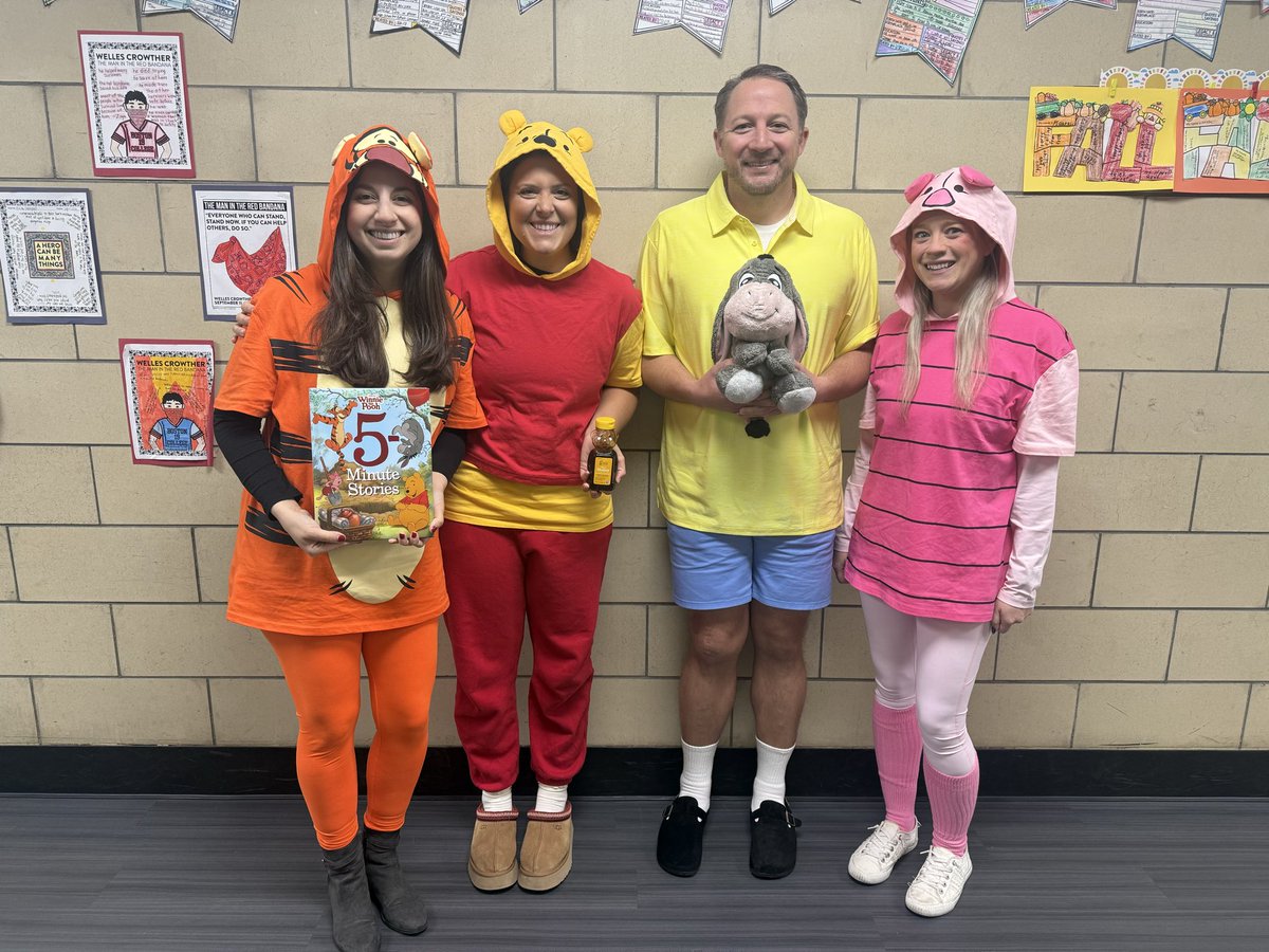 Winnie and friends! Happy Halloween 🎃🍯🐷🐅📖 #happeningathowell