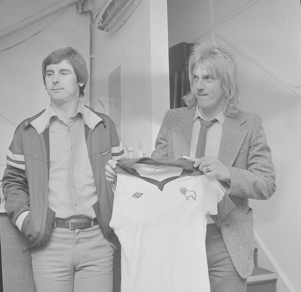 So sad to hear of Colin Addison
A proper football man

Colin signed me for <a href="/dcfcofficial/">Derby County</a> &amp;’was an inspiration 

Our paths crossed again many years later when I invited him to bring his knowledge &amp;
love of Spanish football to our <a href="/SkySports/">Sky Sports</a> studio
As ex <a href="/Atleti/">Atlético de Madrid</a> <a href="/Cadiz_CFEN/">Cádiz CF 🇬🇧🇺🇸</a> boss