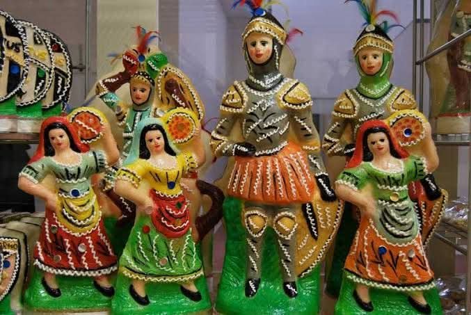 NicolNavarra2's tweet photo. Halloween? No, grazie! Preferisco le tradizioni... 👇
Pupi ri zuccaru, statuette di zucchero dipinte, ritraenti figure tradizionali come i Paladini. Tradizione esclusivamente palermitana, vengono chiamati “pupi a cena” o “pupaccena”
#tradizionisiciliane #FestaDeiMorti https://t.co/pdFTmYITGK