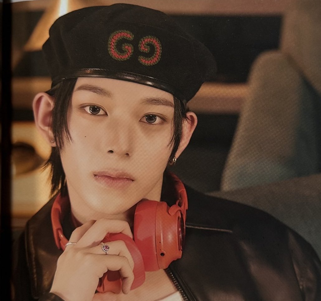 wooyuzzang's tweet photo. what the... https://t.co/LglgliRdiD