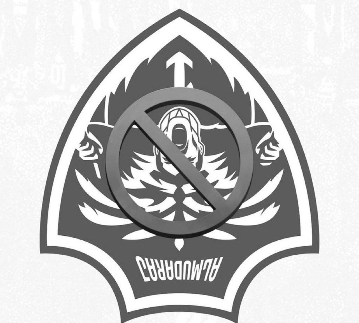 الرابطه وصلت لادنى فشل السنه هذي وفوقها مايبغون يسمعون للجمهور 

درامز تعبانه ومش حالك 5 دقايق ويحولون عالطرب والدفوف

عقليه سيئه جداً وماتليقئ بمدرج مثل مدرج الاهلي

اعلام للعيبه للمره المليون ومحد يرد

من كثر انها فاشله اللعيبه يوم الملعب يفضى يبدعون