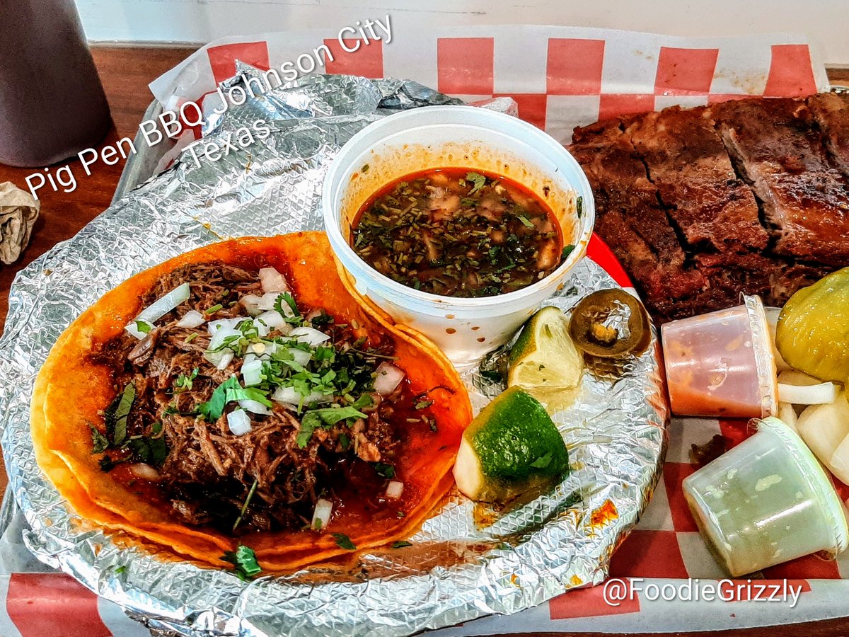 FoodieGrizzly's tweet photo. #FoodTravelChat #TexasBBQ #Restaurant  #Travel
#YummyliciousChef🐻 #GoodEating #RoadTrip
📷 
Birria Taco 
Pork Ribs
Flavors of Texas BBQ and Mexican foods
Playground for kids
Pig Pen Johnson City Texas https://t.co/11IPSy2hZn https://t.co/d5rdGDZl6q