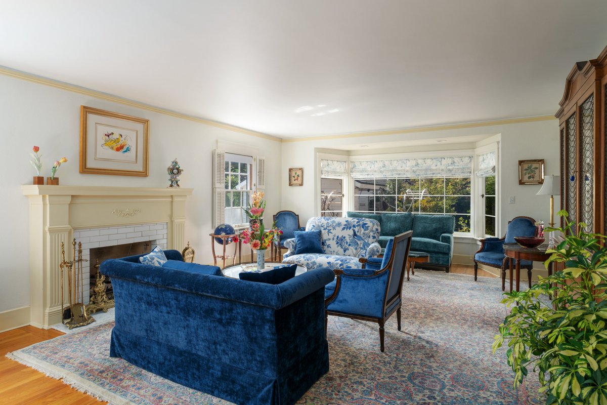 A home that’s witnessed a century of San Diego history—and only gets better with time 🌿

3130 Second Avenue, San Diego, CA 92103
$2,650,000 | 4 Beds, 3 Baths, 2 Half Baths

Represented by The Hernholm Group
619.985.4126 | janna@hernholmgroup.com