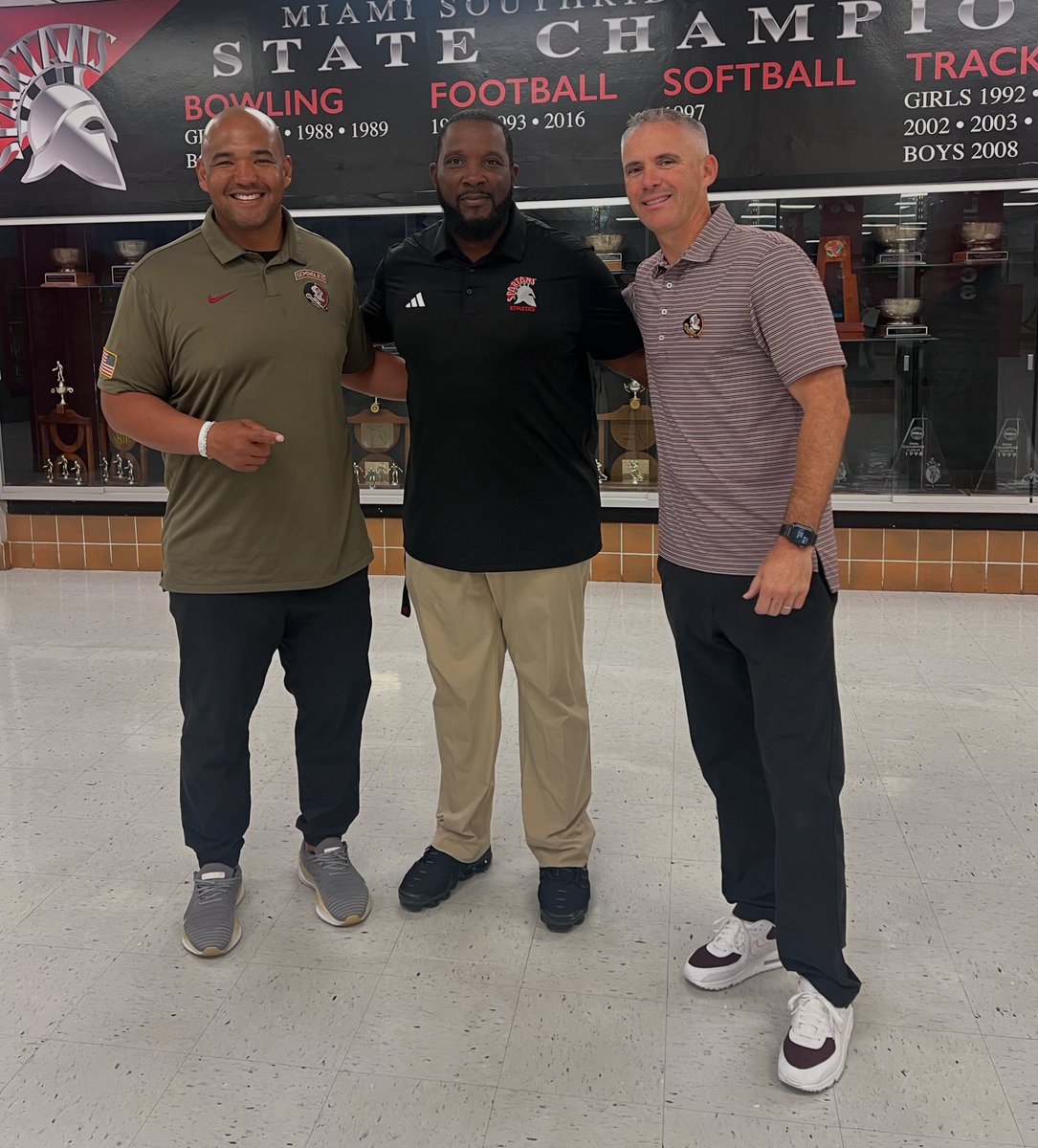 #SouthridgeFootball Great Day to be a Spartan!
Thanks to Coach Norvell &amp; Coach White Florida State University coming to evaluating our student athletes 
⚫️🔴 #RidgeUp #305Life #Recruiting #Highschoolfootball #CollegeFootball