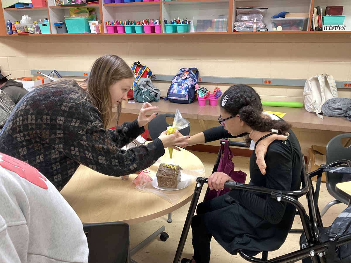 Coach Burris's Unified PE class made Haunted Pop Tart Houses today!!🎃