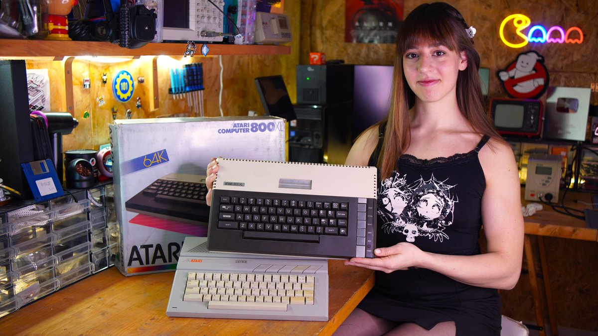 EleonoraSayaka's tweet image. Just finished working on two classic 8-bit Atari computers 🥰 the 800XL (on loan from my mum!) and the 130XE, the last of the line. Both needed serious TLC with some busted pots and weird keyboard traces. 
New video here👉 youtu.be/YZZ6nhgwEDI