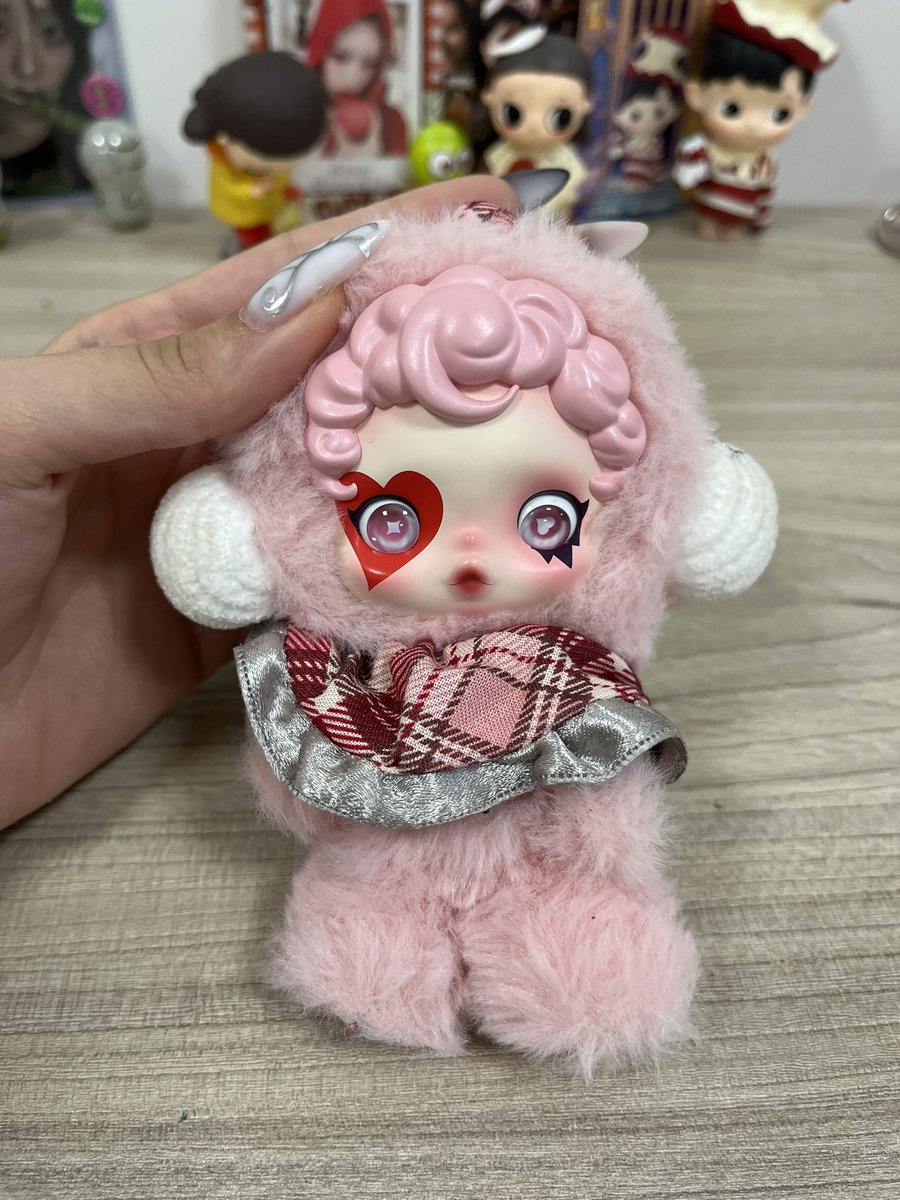 yvezsbian's tweet image. skullpanda satis
-paraya ihtiyacım olduğu için satiyorum
-orijinal kutusu ve karti duruyor 
-2000 tl olarak düsündüm aldığımdan ucuza satiyorum
-odeme iban
@blindboxsatis @bujosatis