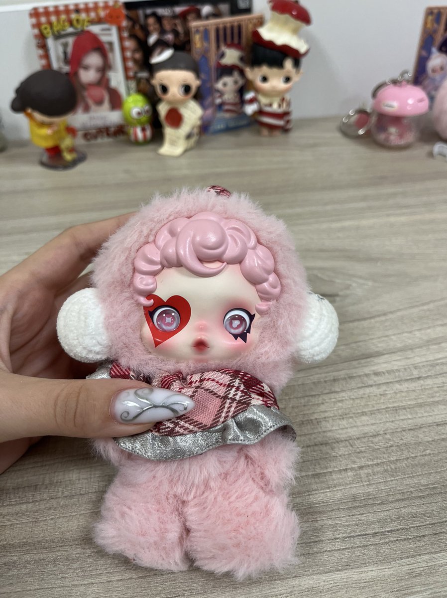 yvezsbian's tweet image. skullpanda satis
-paraya ihtiyacım olduğu için satiyorum
-orijinal kutusu ve karti duruyor 
-2000 tl olarak düsündüm aldığımdan ucuza satiyorum
-odeme iban
@blindboxsatis @bujosatis