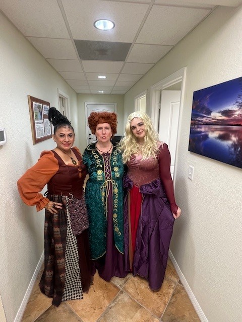 🎃Our College team transformed into the fabulous Sanderson Sisters from Hocus Pocus today, casting a spell of wicked fun! 💸👻 Stop in today and see them for some treats, tricks, and get some banking done! ow.ly/LEwQ50Xl3J3