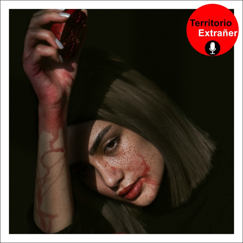 Ya podéis escuchar «Matadero», un relato de Nieves Mories.
Colabora Viktoria Hyvin, del podcast Espejo de Átropos.
#terror #Halloween2025 #halloween #podcast #relato #spookyseason #FelizViernesATodos #FelizViernesATodos 
↘️↘️
ivoox.com/matadero-nieve…