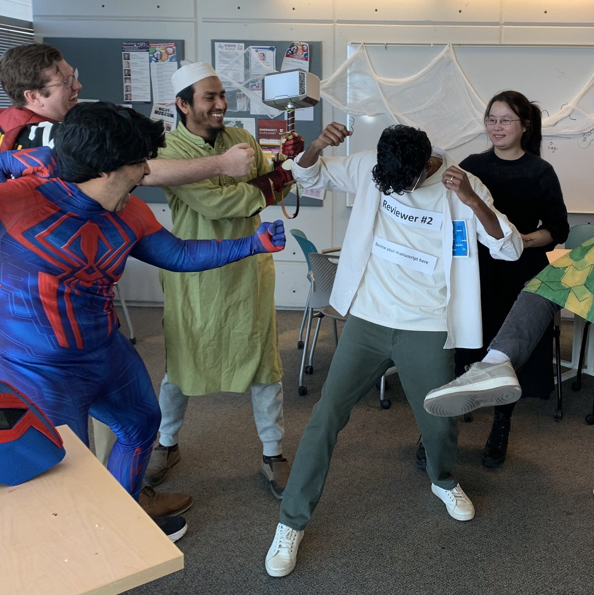shcheglovitov's tweet photo. Happy Halloween 🎃 from the shcheglovitov lab 👻 https://t.co/aEktLDfrrR